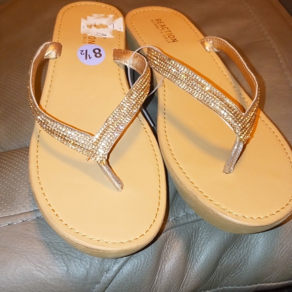 Kenneth Cole Reaction Beige Sparkly Wedge Flip Flop Sandals